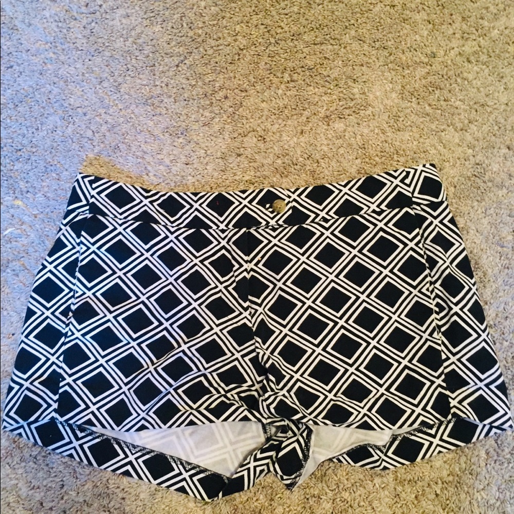 Pattered shorts!! ⚡️⚡️